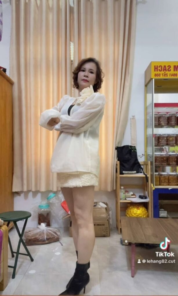 le-thi-hang-7