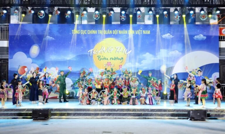 Trăng thu biên cương 2026